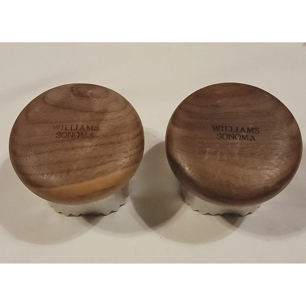 WILLIAMS SONOMA Set 2 Ravioli Compression Square Stamps Wood Handled Pasta Press
